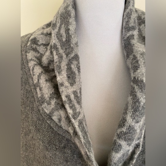 Chiaramente Made in Italy Wool Animal Print Cardigan Size Large - Picture 4 of 15